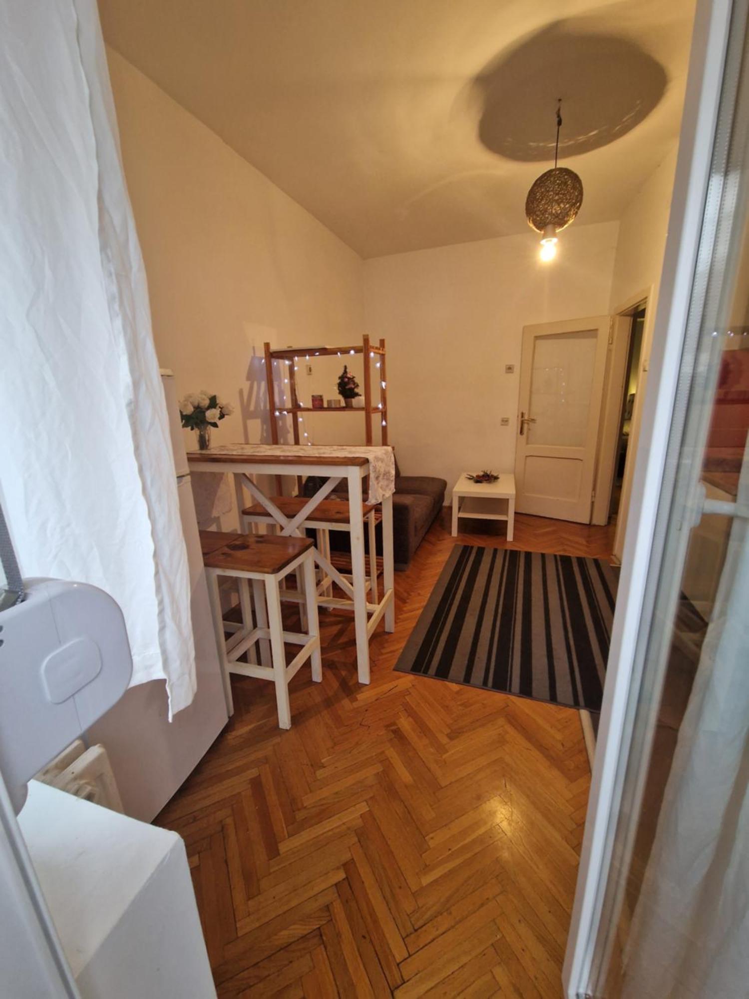 Central Station Private Rooms Belgrade Exterior photo